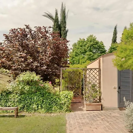 Haustierfreundliches Glicini Mit Pool Und Aussicht Holiday home Ostra