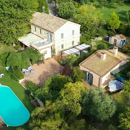 Haustierfreundliches Glicini Mit Pool Und Aussicht Holiday home Ostra