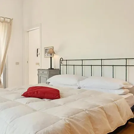 Haustierfreundliches Glicini Mit Pool Und Aussicht Holiday home Ostra